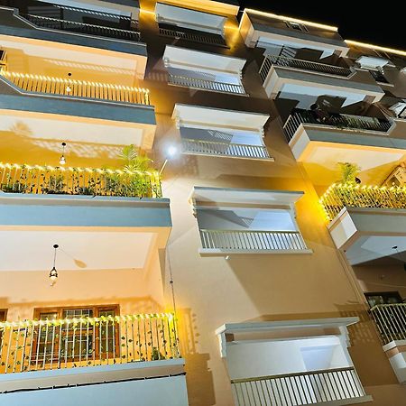 Zoomstay - 3Bhk Apartments Varanasi Exterior foto