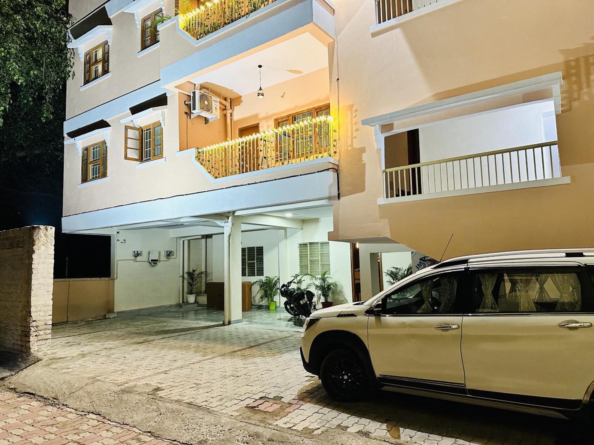 Zoomstay - 3Bhk Apartments Varanasi Exterior foto