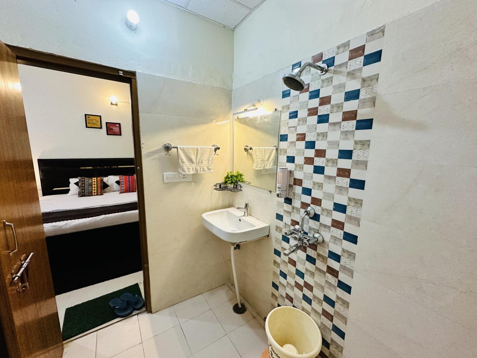 Zoomstay - 3Bhk Apartments Varanasi Exterior foto