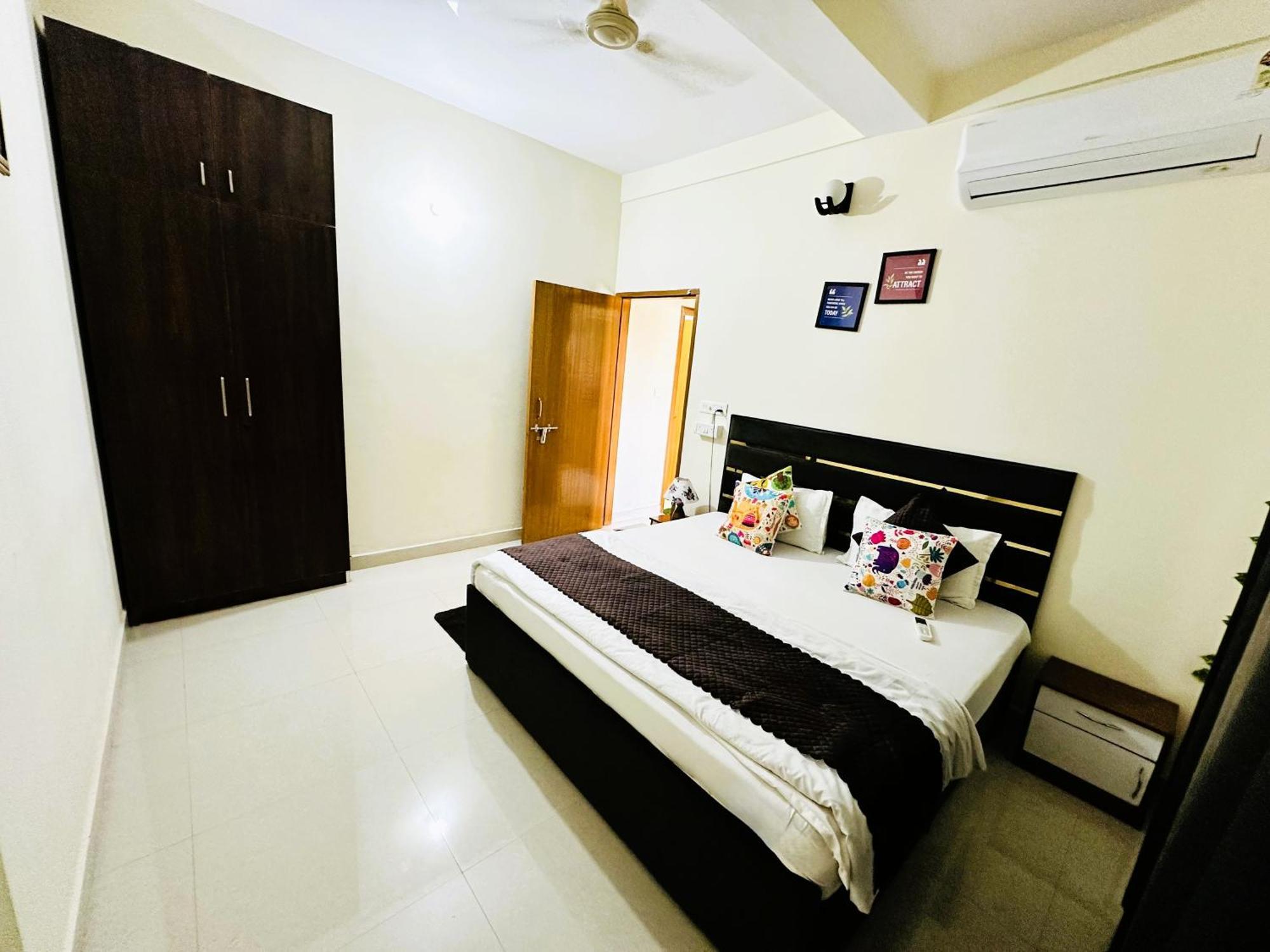 Zoomstay - 3Bhk Apartments Varanasi Exterior foto